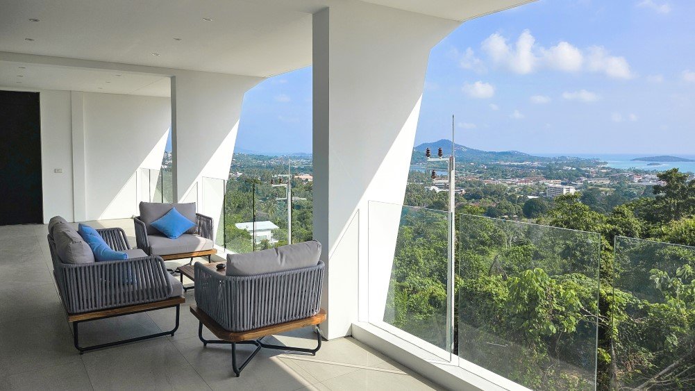 Golden Lotus - The Tranquil Villa - Level 2 living area terrace